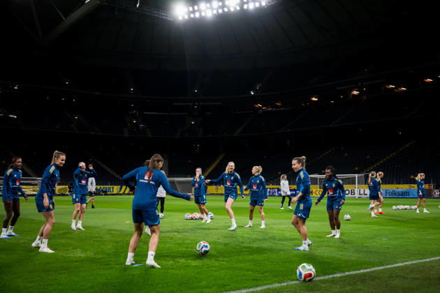 October 12, 2026: Evelyn Ijeh, Nathalie Björn, Anna Anvegard, Rosa Kafaji, Filippa Angeldahl, Stina Blackstenius, Hanna Bennison, Monica Jusu Bah, and Julia Zigiotti Olme of the Swedish women’s national soccer team during a training session on October 12, 2026 in Stockholm. Photo by Emma Wallskog, BILDBYRAN, code EW JZ0768. soccer, football, fotball, World Cup qualifiers, FIFA Women’s World Cup qualifiers, training, Sweden, women’s soccer, BBENG Copyright: EMMAxWALLSKOG BB261012EW023