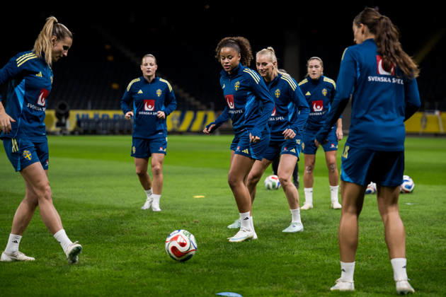 October 12, 2026: Nathalie Björn, Anna Anvegard, Felicia Schröder, Stina Blackstenius, Filippa Angeldahl, and Rosa Kafaji of the Swedish women’s national soccer team during a training session on October 12, 2026 in Stockholm. Photo by Emma Wallskog. BILDBYRAN code EW JZ0768 soccer football fotball World Cup qualifiers FIFA Women’s World Cup qualifier qualifier training practice Sweden women’s team bbeng  Copyright: EMMAxWALLSKOG BB261012EW024