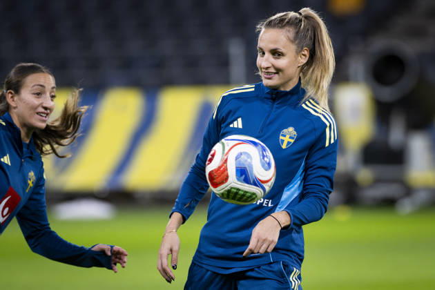 STOCKHOLM, SWEDEN, 20261012 Soccer player Nathalie Björn on the field as the Swedish women s national soccer team trains at Friends Arena ahead of the World Cup playoff match against Lithuania STOCKHOLM SWEDEN x10050x  Copyright: xPontusxLundahl TTx INFÖR VM-PLAYOFF SVERIGE-LITAUEN