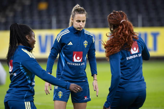 STOCKHOLM, SWEDEN, 20261012 Soccer player Nathalie Björn on the field as the Swedish women s national soccer team trains at Friends Arena ahead of the World Cup playoff match against Lithuania STOCKHOLM SWEDEN x10050x  Copyright: xPontusxLundahl TTx INFÖR VM-PLAYOFF SVERIGE-LITAUEN