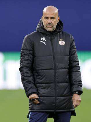 LEIPZIG - PSV Eindhoven coach Peter Bosz during a training session ahead of the UEFA Champions League match between RB Leipzig and PSV Eindhoven at the RB Arena on October 12, 2026, in Leipzig, Germany. MAURICE VAN STEEN ANP xVIxANPxSportx xxANPxIVx 572250666 originalFilename: 572250666