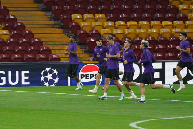 October 12, 2026, Sariyer, Istanbul, Turkey: Lamine Yamal (L-1) during the training day of FC Barcelona, Barca ahead the UEFA Champions League second round, football match against Galatasaray at RAMS Park Stadium in Istanbul, Turkey on October 12, 2026. Sariyer Turkey - ZUMAu194 20261012_zip_u194_022 Copyright: xTolgaxUluturkx
