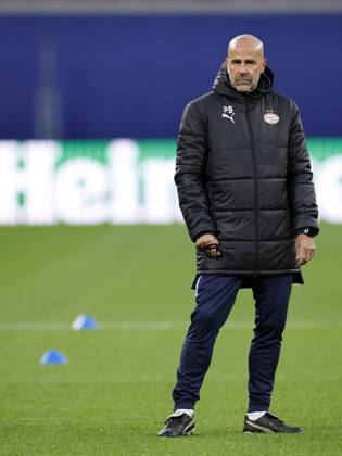 LEIPZIG - PSV Eindhoven coach Peter Bosz during a training session ahead of the UEFA Champions League match between RB Leipzig and PSV Eindhoven at the RB Arena on October 12, 2026, in Leipzig, Germany. MAURICE VAN STEEN ANP xVIxANPxSportx xxANPxIVx 572250668 originalFilename: 572250668