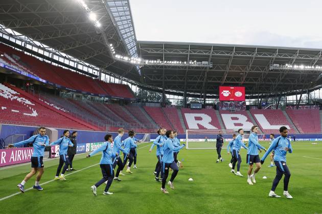 LEIPZIG - (LR) Filip Kostic of PSV Eindhoven, Amir Bouhamdi of PSV Eindhoven, Sven Mijnans of PSV Eindhoven, Kodai Sano of PSV Eindhoven, Mauro Junior of PSV Eindhoven, Ruben van Bommel of PSV Eindhoven, Esmir Bajraktarevic of PSV Eindhoven, Dennis Man of PSV Eindhoven, Ivan Perisic of PSV Eindhoven, Ryan Flamingo of PSV Eindhoven during a training session prior to the UEFA Champions League match between RB Leipzig and PSV Eindhoven at the RB Arena on October 12, 2026 in Leipzig, Germany. MAURICE VAN STEEN ANP xVIxANPxSportx xxANPxIVx 572250709 originalFilename: 572250709.jpg