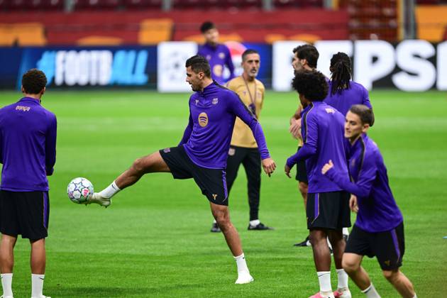 Barcelona complete preparations for Champions League clash with Galatasaray in Istanbul ISTANBUL, TURKIYE - OCTOBER 12: Barcelona players take part in a training session at RAMS Park as they complete preparations for their UEFA Champions League Week 2 match against Galatasaray, on October 12, 2026 in Istanbul, Turkiye. The session was led by head coach Hansi Flick, with the opening 15 minutes made available to members of the media ahead of the match. Cem Tekkesinoglu Anadolu Istanbul Turkey. Editorial use only. Please get in touch for any other usage.  Copyright: x2026xAnadoluxCemxTekkesinoglux
