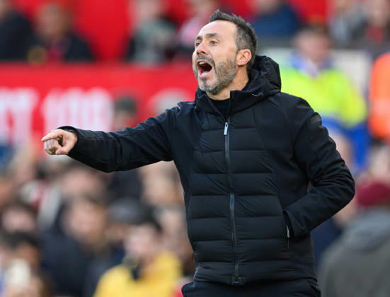 10 October 2026 - Manchester United, ManU v Tottenham Hotspur - Premier League League - Old Trafford - Manchester. Manchester United v Tottenham Hotspur - Premier League League - Old Trafford - Manchester. Tottenham Manager Roberto De Zerbi. Picture : Mark Pain MANCHESTER England Copyright: xMarkxPainx