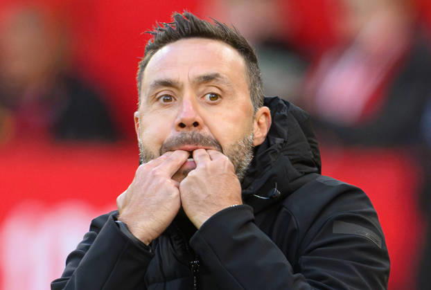 10 October 2026 - Manchester United, ManU v Tottenham Hotspur - Premier League League - Old Trafford - Manchester. Manchester United v Tottenham Hotspur - Premier League League - Old Trafford - Manchester. Tottenham Manager Roberto De Zerbi. Picture : Mark Pain MANCHESTER England Copyright: xMarkxPainx