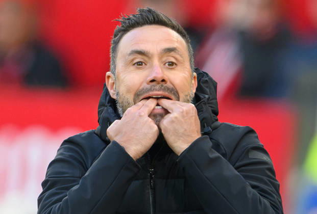 10 October 2026 - Manchester United, ManU v Tottenham Hotspur - Premier League League - Old Trafford - Manchester. Manchester United v Tottenham Hotspur - Premier League League - Old Trafford - Manchester. Tottenham Manager Roberto De Zerbi. Picture : Mark Pain MANCHESTER England Copyright: xMarkxPainx