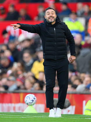 10 October 2026 - Manchester United, ManU v Tottenham Hotspur - Premier League League - Old Trafford - Manchester. Manchester United v Tottenham Hotspur - Premier League League - Old Trafford - Manchester. Tottenham Manager Roberto De Zerbi. Picture : Mark Pain MANCHESTER England Copyright: xMarkxPainx
