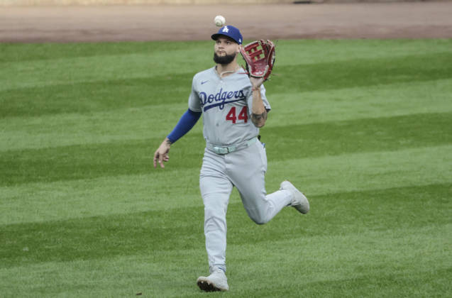 Los Angeles Dodgers center fielder Andy Pages (44) catches a long fly ball from Milwaukee Brewers Sal Frelick in the second inning in game two of the MLB, Baseball Herren, USA National League Championship Series at American Family Field in Milwaukee, Wisconsin, on Monday, October 12, 2026.  MIL20261012709 TANNENxMAURY