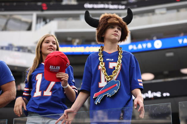 INGLEWOOD, CA - OCTOBER 12: Young Bills fans watch warmups prior to an NFL, American Football Herren, USA game between the Buffalo Bills and the Los Angeles Rams on October 12, 2026, at SoFi Stadium in Inglewood, California. (Photo by Greg Fiore Icon Sportswire) NFL: OCT 12 Bills at Rams EDITORIAL USE ONLY Icon56221
