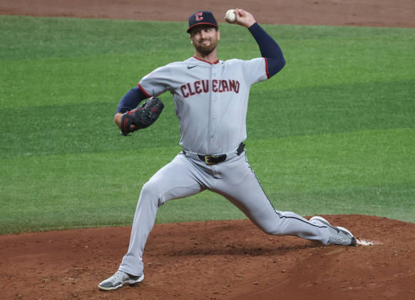 Cleveland Guardians pitcher Foster Griffin (22) throws against the Tampa Bay Rays in the first inning in game one of the MLB, Baseball Herren, USA American League Championship Series playoff at Raymond James Stadium in Tampa, Florida, on Monday, October 12, 2026.  TPB20261012701 GARYxBOGDON