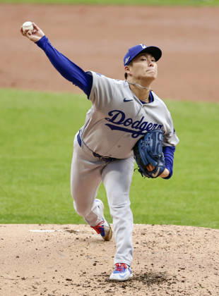 Baseball: Championship Series between Dodgers and Brewers Los Angeles Dodgers right-hander Yoshinobu Yamamoto starts in Game 2 of the National League Championship Series against the Milwaukee Brewers at American Family Field in Milwaukee, Wisconsin, on Oct. 12, 2026.  A14AA0005630695P