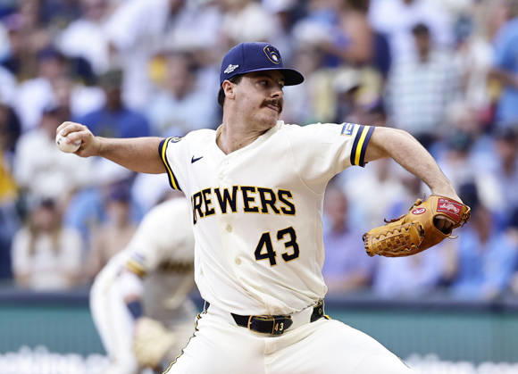 Baseball: Championship Series between Dodgers and Brewers Milwaukee Brewers right-hander Logan Henderson starts in Game 2 of the National League Championship Series against the Los Angeles Dodgers at American Family Field in Milwaukee, Wisconsin, on Oct. 12, 2026.  A14AA0005630696P