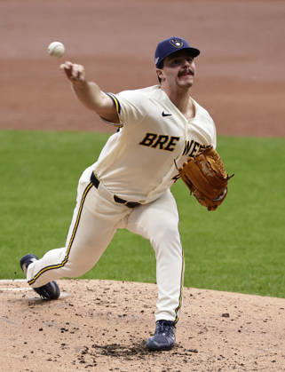 Baseball: Championship Series between Dodgers and Brewers Milwaukee Brewers right-hander Logan Henderson starts in Game 2 of the National League Championship Series against the Los Angeles Dodgers at American Family Field in Milwaukee, Wisconsin, on Oct. 12, 2026.  A14AA0005630697P