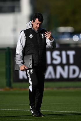 Aston Villa completes preparations for UCL clash against Fenerbahce TAMWORTH, UNITED KINGDOM - OCTOBER 13: Aston Villa team completes its preparations for the UEFA Champions League second matchday against Fenerbahce with a training session at the Bodymoor Heath Training Ground, in Tamworth, United Kingdom on October 13, 2026. Rasid Necati Aslim Anadolu Tamworth United Kingdom. Editorial use only. Please get in touch for any other usage.  Copyright: x2026xAnadoluxRasidxNecatixAslimx
