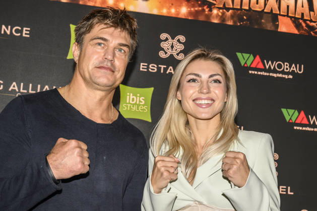 Pictured, from left: Dirk Dzemski, trainer; boxer and model Tatjana Genrich (atomweight), GER, Magdeburg, SES; first press conference ahead of the SES Boxing Gala on Saturday, November 14, 2026, at Messe Magdeburg, October 13, 2026, Copyright: HMBxMedia UwexKoch
