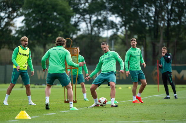 October 13, 2026, GER, Soccer, Men s, 1st Bundesliga, 2026–2027 season, Training, SV Werder Bremen: Marco Friedl (Werder Bremen, 32) with the ball; next to him, Cedric Itten (Werder Bremen, 26) and Mitchell Weiser (Werder Bremen, 08, Niclas Füllkrug (Werder Bremen), 10; Bremen Training Facility, Weserstadion, Bremen, Germany Copyright: xNordphoto Memmlerx