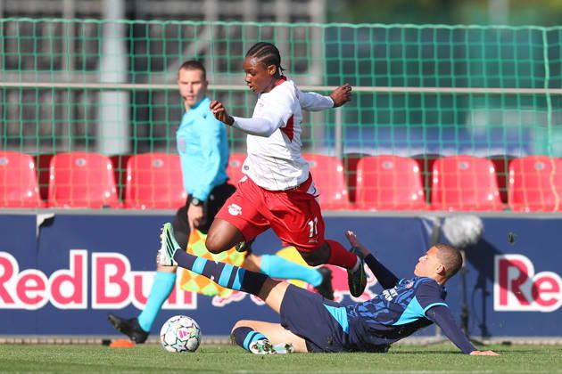 RB Leipzig U19 vs. PSV Eindhoven U19, UEFA Youth League, Leipzig, October 13, 2026, Cottaweg Training Center, Soccer, 2026–2027 Season, U19 Juniors, UEFA Youth League, Matchday 2, RB Leipzig U19 vs. PSV Eindhoven U19, Pictured, from left: Dilane Yarsekou (11), RB, and Dyran Stam (5), Eindhoven. For editorial use only. UEFA regulations prohibit any use of photographs as image sequences and or quasi-video.