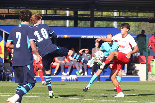 RB Leipzig U19 vs. PSV Eindhoven U19, UEFA Youth League, Leipzig, October 13, 2026, Cottaweg Training Center, Soccer, 2026–2027 Season, U19 Juniors, UEFA Youth League, Matchday 2, RB Leipzig U19 vs. PSV Eindhoven U19, Pictured, from left: Philip Holseter Karlsen (10), Eindhoven, and Toni Langsteiner (8), RB. For editorial use only. UEFA regulations prohibit any use of photographs as image sequences and or quasi-video.