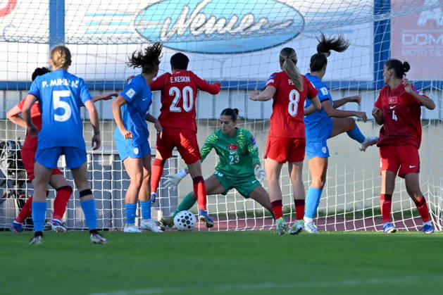 DOMZALE, SLOVENIA - OCTOBER 13: Gamze Yaman of Turkey (C) in action during the UEFA Women’s European Qualifiers for 2027 World Cup Play-offs Round 1, 2nd leg match between Slovenia and Turkey at Sports Park Domzale, Domzale on October 13, 2026 in Domzale, Slovenia. (Photo by Igor Kupljenik Sports Press Photo). Copyright: xIgorxKupljenikx xSPPx Sportspressphoto_SPR254237