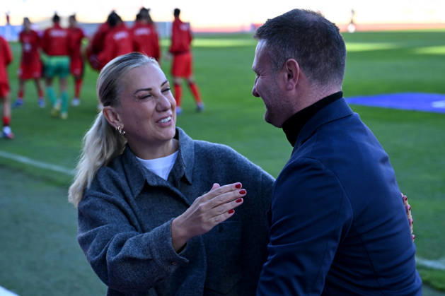 DOMZALE, SLOVENIA - OCTOBER 13: Necla Gungor K?ragasi head coach of Turkey (L) and Sasa Kolman head coach of Slovenia (R) before the UEFA Women’s European Qualifiers for 2027 World Cup Play-offs Round 1, 2nd leg match between Slovenia and Turkey at Sports Park Domzale, Domzale on October 13, 2026 in Domzale, Slovenia. (Photo by Igor Kupljenik Sports Press Photo). Copyright: xIgorxKupljenikx xSPPx Sportspressphoto_SPR254245