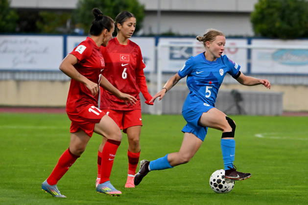 DOMZALE, SLOVENIA - OCTOBER 13: Naja Mihelic of Slovenia (R) in action against Selen Altunkulak of Turkey (C) during the UEFA Women’s European Qualifiers for 2027 World Cup Play-offs Round 1, 2nd leg match between Slovenia and Turkey at Sports Park Domzale, Domzale on October 13, 2026 in Domzale, Slovenia. (Photo by Igor Kupljenik Sports Press Photo). Copyright: xIgorxKupljenikx xSPPx Sportspressphoto_SPR254260