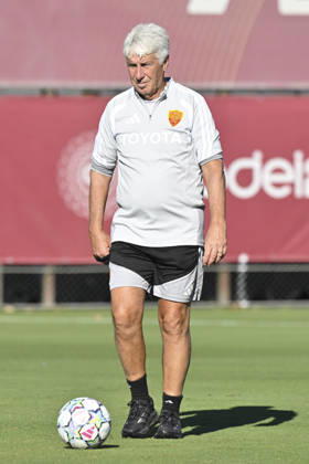 IPA89639243 - Gian Piero Gasperini, head coach of AS Roma, during the UEFA Champions League soccer match between AS Roma and Real Madrid, at a press conference, PK, Pressekonferenz and training session at the Trigoria Training Center on October 13, 2026, in Rome, Italy. During the AS Roma press conference for the UEFA Champions League soccer match in Rome, Italy, on October 13, 2026  Copyright: xRobertoxRamaccia IPAxSportx xx IPA89639243 IPA89639243