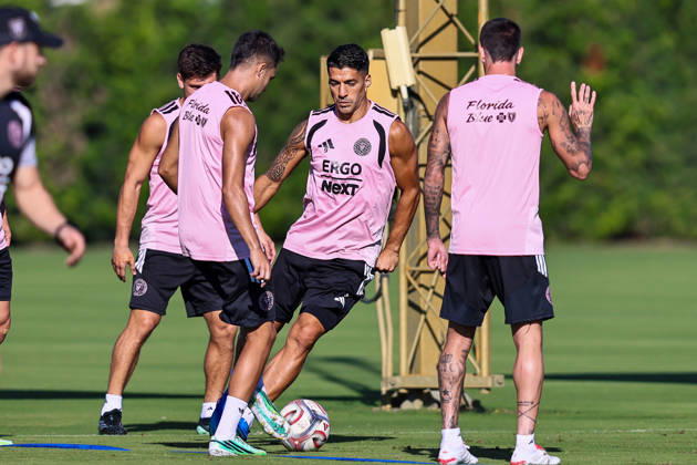 FORT LAUDERDALE, FL - OCTOBER 13: Inter Miami CF forward Luis Suarez (9) is seen during an Inter Miami Training Session at Florida Blue Training Center on October 13, 2026 in Fort Lauderdale, Florida. (Photo by Chris Arjoon Icon Sportswire) SOCCER: OCT 13 Inter Miami CF Training EDITORIAL USE ONLY Icon2610130000010