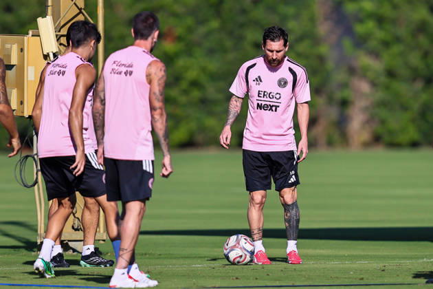 FORT LAUDERDALE, FL - OCTOBER 13: Inter Miami CF forward Lionel Messi (10) is seen during an Inter Miami Training Session at Florida Blue Training Center on October 13, 2026 in Fort Lauderdale, Florida. (Photo by Chris Arjoon Icon Sportswire) SOCCER: OCT 13 Inter Miami CF Training EDITORIAL USE ONLY Icon2610130000013