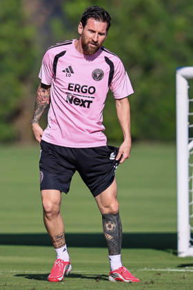 FORT LAUDERDALE, FL - OCTOBER 13: Inter Miami CF forward Lionel Messi (10) is seen during an Inter Miami Training Session at Florida Blue Training Center on October 13, 2026 in Fort Lauderdale, Florida. (Photo by Chris Arjoon Icon Sportswire) SOCCER: OCT 13 Inter Miami CF Training EDITORIAL USE ONLY Icon2610130000022