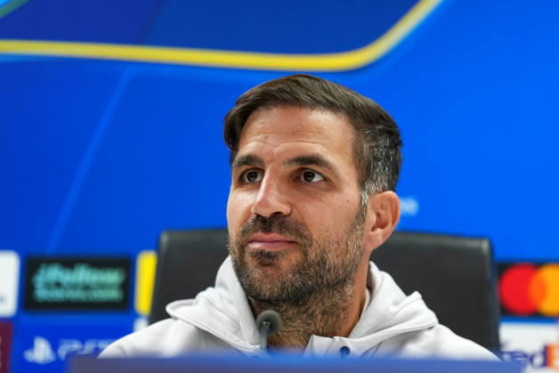 press conference, PK, Pressekonferenz Champions League Como 1907 2026 2027 Rotterdam - Coach Cesc Fabregas of Como 1907 looks on during a press conference before the Champions League match against Feyenoord Rotterdam. The press conference is set at Stadion Feijenoord on 13 October 2026 in Rotterdam, Netherlands. (Hero Images Yannick Verhoeven) Copyright: xYannickxVerhoevenx