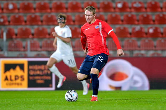 Cornelius Pfeiffer, Unterhaching, 22, on the ball, October 13, 2026, Unterhaching, Germany, soccer, Bavarian Regional League, SpVgg Unterhaching vs. TSV 1882 Landsberg xslx