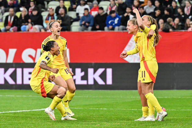 POLAND VS BELGIUM Amy Littel (3) of Belgium scores 1-1 and Belgium celebrate during a female soccer game between the national teams of Poland and Belgium , called the Red Flames , in the play-offs round 1 and 2nd leg for the European qualifiers , on Tuesday 13 October 2026 in Gdansk , POLAND . PHOTO SPORTPIX Stijn Audooren Sportpix.be Gdansk Polsat Plus Arena POLAND Copyright: xSportpix.bex xStijnxAudoorenxStijnxAudoorenx xSportpix.bex