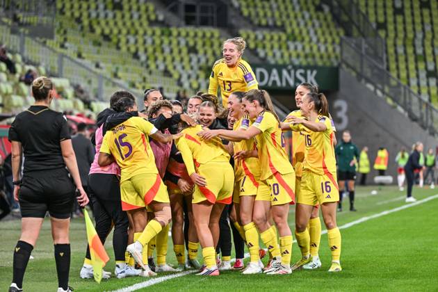 POLAND VS BELGIUM Amy Littel (3) of Belgium scores 1-1 and Belgium celebrate during a female soccer game between the national teams of Poland and Belgium , called the Red Flames , in the play-offs round 1 and 2nd leg for the European qualifiers , on Tuesday 13 October 2026 in Gdansk , POLAND . PHOTO SPORTPIX Stijn Audooren Sportpix.be Gdansk Polsat Plus Arena POLAND Copyright: xSportpix.bex xStijnxAudoorenxStijnxAudoorenx xSportpix.bex