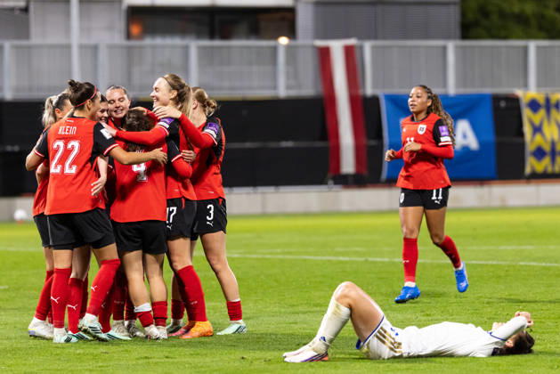 SOCCER - FIFA World Cup, WM, Weltmeisterschaft, Fussball 2027, quali, AUT vs KOS VIENNA,AUSTRIA,13.OCT.26 - SOCCER - FIFA Women s World Cup 2027, european qualifiers, OEFB international match, Länderspiel, Nationalmannschaft Austria vs Kosovo. Image shows the rejoicing of AUT and the disappointment of KOS. GEPAxpictures xArminxRauthner