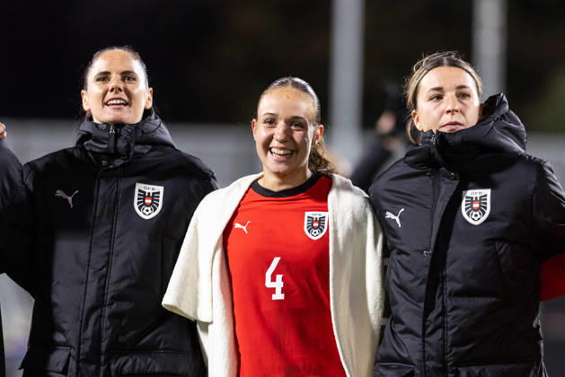 SOCCER - FIFA World Cup, WM, Weltmeisterschaft, Fussball 2027, quali, AUT vs KOS VIENNA,AUSTRIA,13.OCT.26 - SOCCER - FIFA Women s World Cup 2027, european qualifiers, OEFB international match, Länderspiel, Nationalmannschaft Austria vs Kosovo. Image shows the rejoicing of Sarah Zadrazil, Valentina Poetzl and Barbara Dunst (AUT). GEPAxpictures xArminxRauthner
