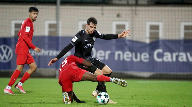 October 13, 2026, xfsx, Men s, Soccer, 2026–2027 Season, 3rd Division, Matchday 9: TSV Havelse vs. FC Würzburger Kickers; from left: Dennis Duah (TSV Havelse), Thomas Kastanaras (FC Würzburger Kickers); Eilenriedestadion, Hanover, Lower Saxony, Germany