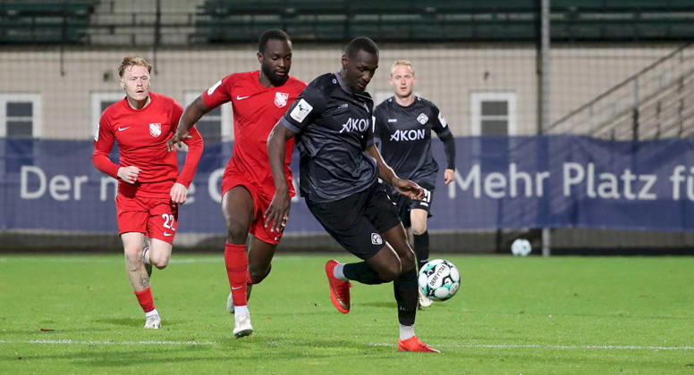October 13, 2026, xfsx, Men s, Soccer, 2026–2027 Season, 3rd Division, Matchday 9: TSV Havelse vs. FC Würzburger Kickers. From left: Leon Sommer-Deiss (TSV Havelse), Dennis Duah (TSV Havelse), Tarsis Bonga (FC Würzburger Kickers), Luke Hemmerich (FC Würzburger Kickers). Hannover, Eilenriedestadion, Lower Saxony, Germany