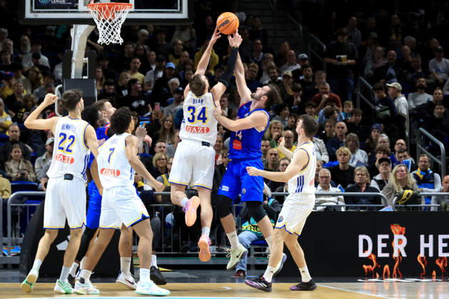 October 13, 2026, Germany, GER, DEU, Basketball, Champions League (BCL), Day 1, 2026–2027 Season, Berlin, ALBA Berlin vs. Igokea, Justin Bean (ALBA Berlin) 34, Petar Kovacevic (Igokea) 14, nordphoto GmbH, Engler, Berlin, Uber Arena, Berlin, Germany Copyright: xNordphotox xEnglerx