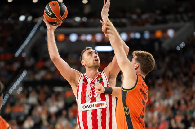 EuroLeague Round 5 match between Valencia Basket and Olympiacos Piraeu Nikola Milutinov of Olympiacos Piraeus in action during the EuroLeague Round 5 match between Valencia Basket and Olympiacos Piraeu at Roig Arena, (Valencia ) on October 13, 2026. Copyright: xVicentexVidalxFernandezx