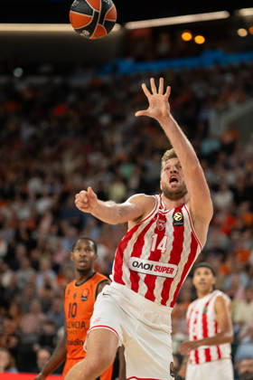 EuroLeague Round 5 match between Valencia Basket and Olympiacos Piraeu Sasha Vezenkov of Olympiacos Piraeus in action during the EuroLeague Round 5 match between Valencia Basket and Olympiacos Piraeu at Roig Arena, (Valencia ) on October 13, 2026. Copyright: xVicentexVidalxFernandezx