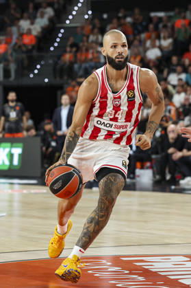 October 13, 2026, Valencia, Valencia, Spain: Evan Fournier of Olympiacos Piraeus in action during the Euroleague Basketball Regular Season Round 5 game between Valencia Basket and Olympiacos Piraeus Roster at Roig Arena on October 13, 2026 in Valencia, Spain. Valencia Spain - ZUMAa181 20261013_zaa_a181_031 Copyright: xIrinaxR.xHx