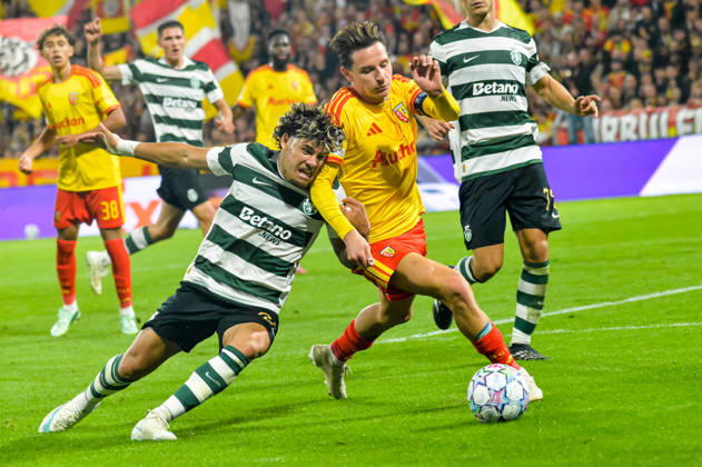 FOOTBALL : RC Lens vs Sporting Club Portugal - Ligue des Champions - Phase de Ligue - Journée 2 - 13 10 2026 Maxi Araujo (Sporting Club Portugal) Florian Thauvin (RC Lens) LensFrance Copyright: xBaptistexAutissierx
