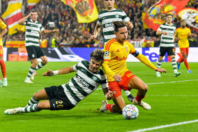 FOOTBALL : RC Lens vs Sporting Club Portugal - Ligue des Champions - Phase de Ligue - Journée 2 - 13 10 2026 Maxi Araujo (Sporting Club Portugal) Florian Thauvin (RC Lens) LensFrance Copyright: xBaptistexAutissierx