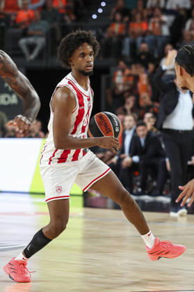 October 13, 2026, Valencia, Valencia, Spain: Jean Montero of Olympiacos Piraeus in action during the Euroleague Basketball Regular Season Round 5 game between Valencia Basket and Olympiacos Piraeus Roster at Roig Arena on October 13, 2026 in Valencia, Spain. Valencia Spain - ZUMAa181 20261013_zaa_a181_053 Copyright: xIrinaxR.xHx