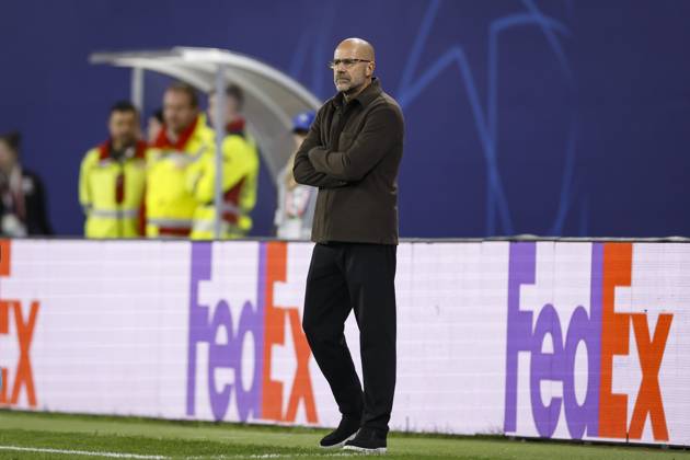 LEIPZIG - PSV Eindhoven coach Peter Bosz during the UEFA Champions League match between RB Leipzig and PSV Eindhoven at the RB Arena on October 13, 2026 in Leipzig, Germany. MAURICE VAN STEEN ANP xVIxANPxSportx xxANPxIVx 572350391 originalFilename: 572350391