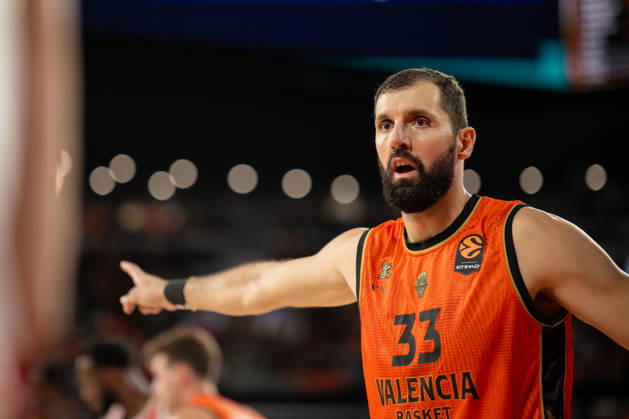 EuroLeague Round 5 match between Valencia Basket and Olympiacos Piraeu Nikola Mirotic of Valencia Basket in action during the EuroLeague Round 5 match between Valencia Basket and Olympiacos Piraeu at Roig Arena, (Valencia ) on October 13, 2026. Copyright: xVicentexVidalxFernandezx