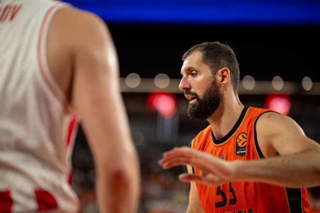EuroLeague Round 5 match between Valencia Basket and Olympiacos Piraeu Nikola Mirotic of Valencia Basket in action during the EuroLeague Round 5 match between Valencia Basket and Olympiacos Piraeu at Roig Arena, (Valencia ) on October 13, 2026. Copyright: xVicentexVidalxFernandezx