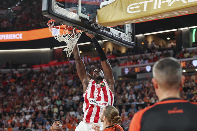 October 13, 2026, Valencia, Valencia, Spain: Mbaye Ndiaye of Olympiacos Piraeus in action during the Euroleague Basketball Regular Season Round 5 game between Valencia Basket and Olympiacos Piraeus Roster at Roig Arena on October 13, 2026 in Valencia, Spain. Valencia Spain - ZUMAa181 20261013_zaa_a181_068 Copyright: xIrinaxR.xHx